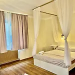 Cozy Hideout - מלון דירות 4*