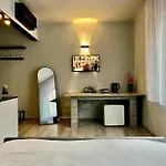 Cozy Hideout - מלון דירות 4*