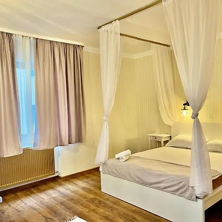Cozy Hideout - Апарт-отель 3*