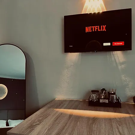 Апарт-отель Cozy Hideout - 3*